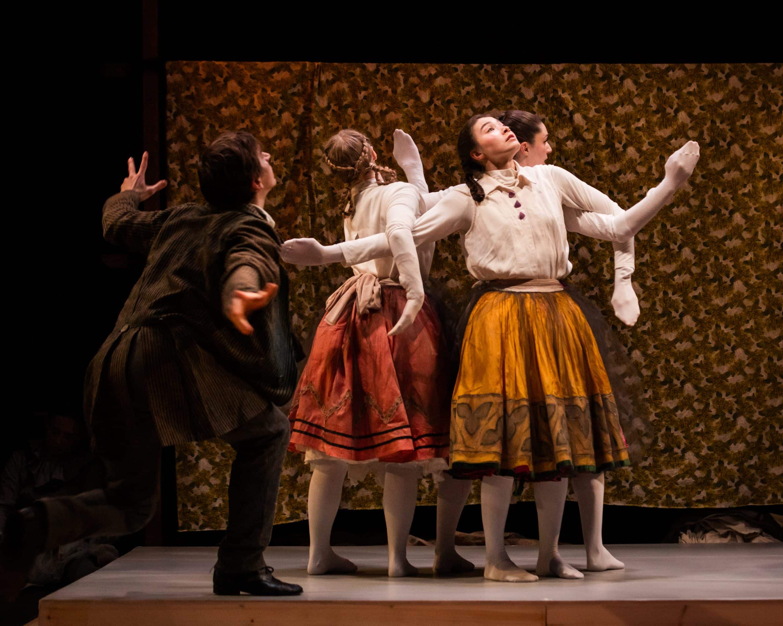 Alexander Bozinoff, Morgyn Aronyk-Schell, Miyeko Ferguson, Claire Whitaker in 'Contes pour la fin du temps' choreographed by Laurence Lemieux